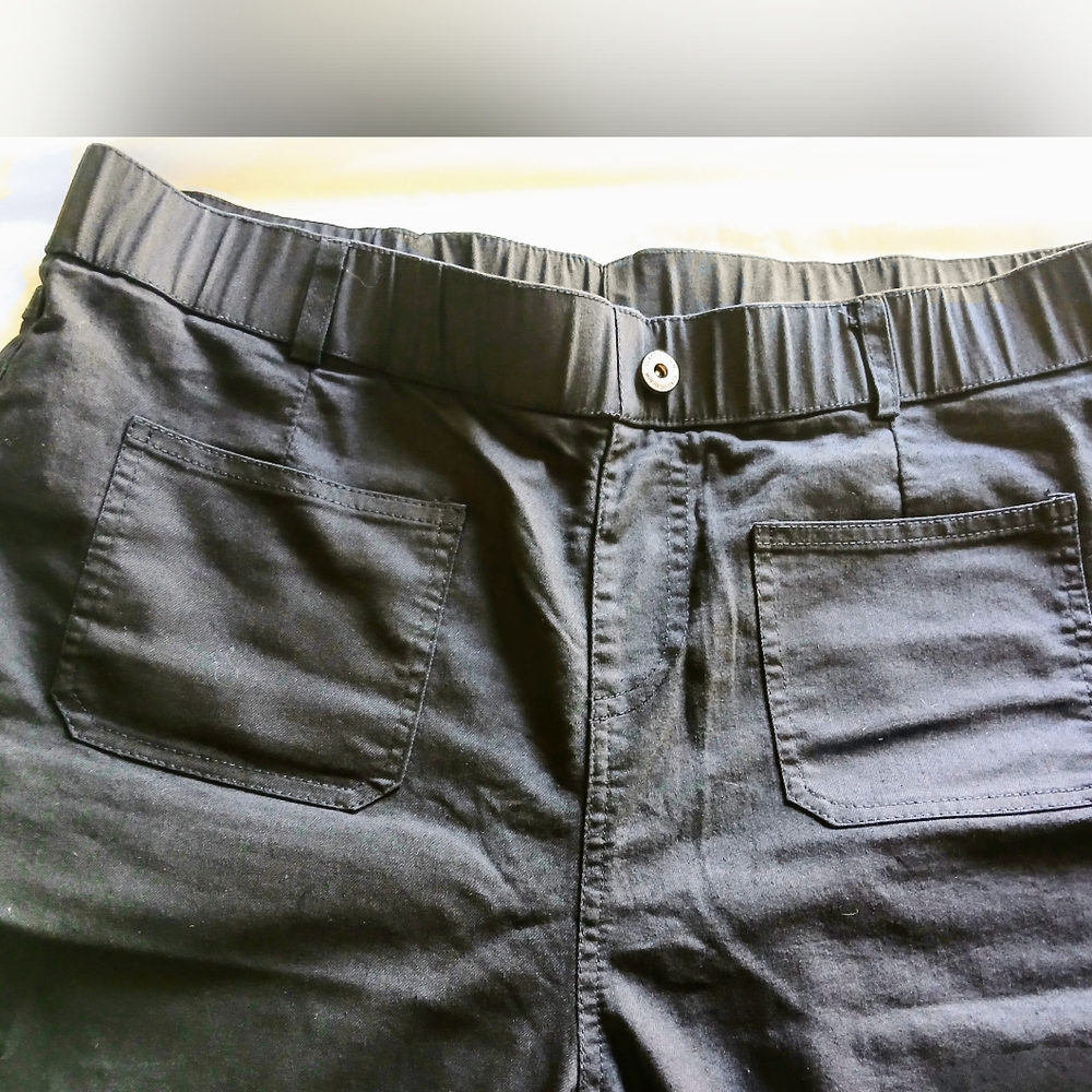 New L Grey Women's Capris